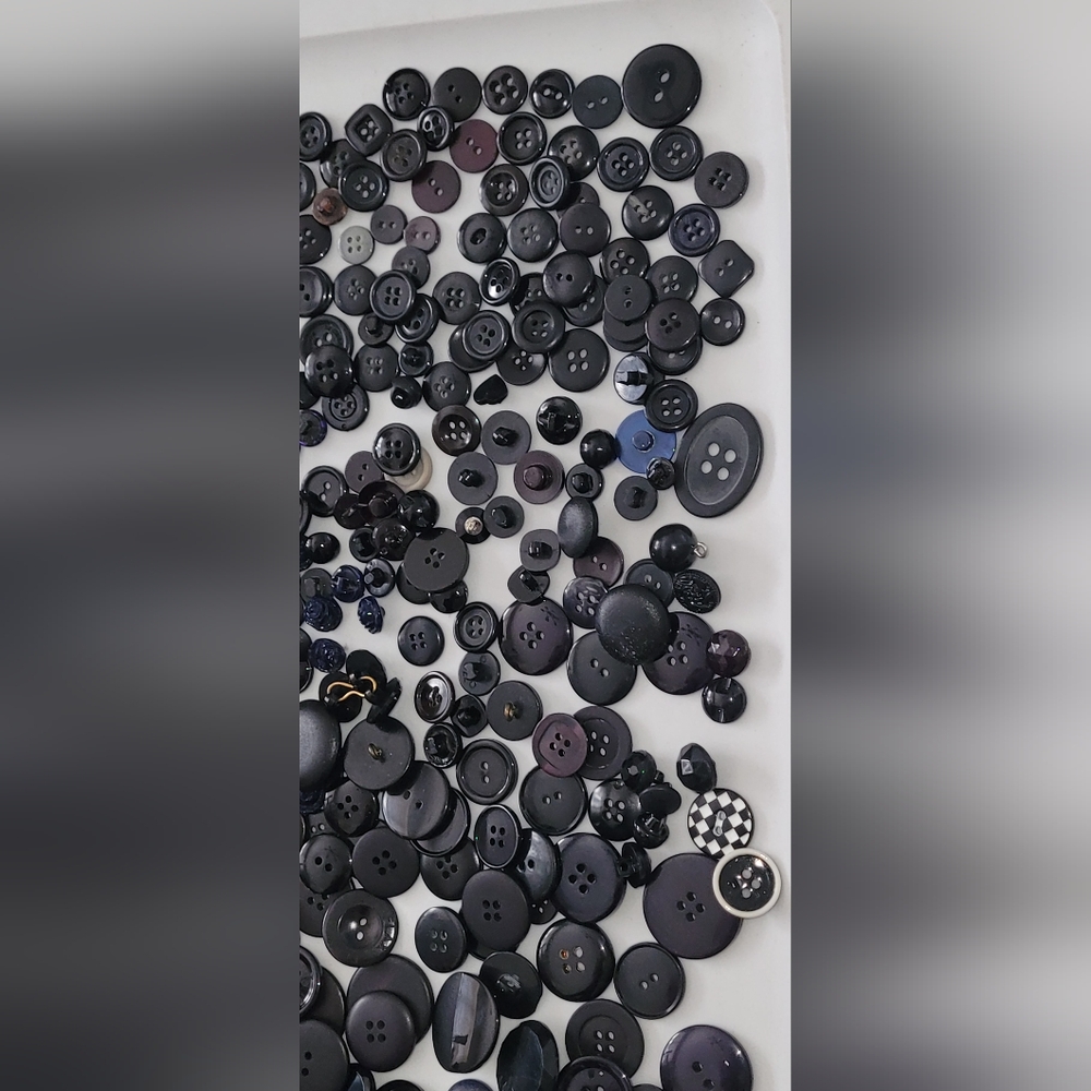 Assorted Black Buttons Collection โ โ โ bulk Lot - Picture 7 of 11